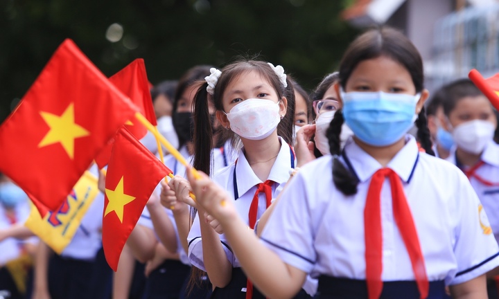 Bỏ yêu cầu xác nhận cư trú, các trường tuyển sinh lớp 1, 6 theo tuyến thế nào?