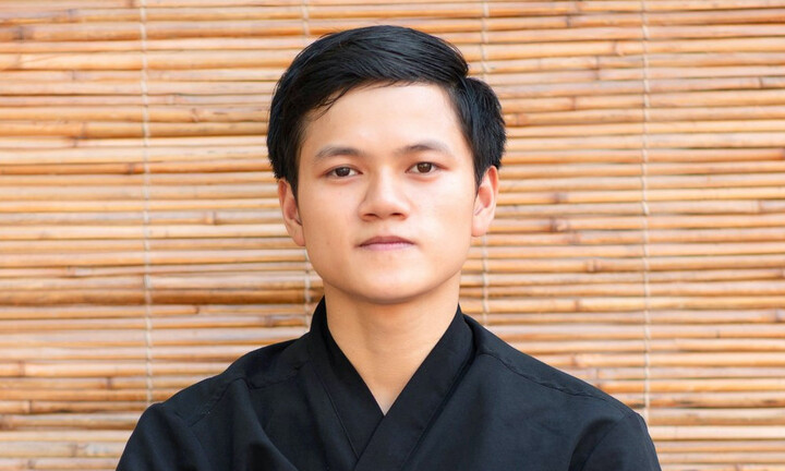 Thủ khoa trường mỹ thuật tự mở công ty thành giám đốc ở tuổi 22