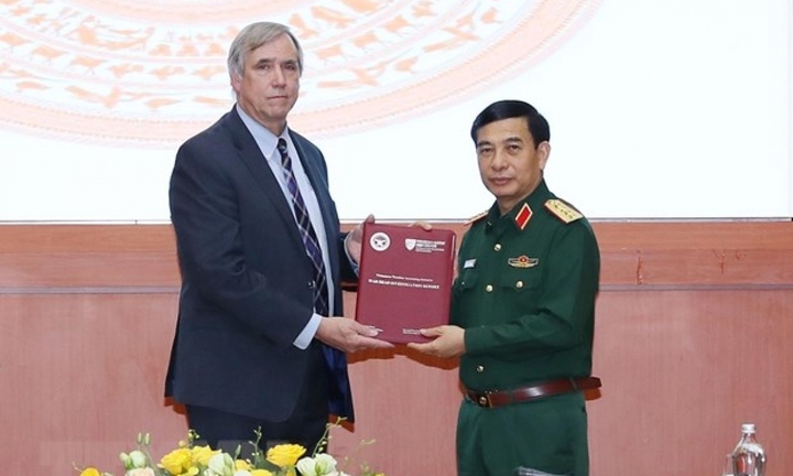 Bộ trưởng Bộ Quốc phòng tiếp Thượng nghị sỹ Hoa Kỳ