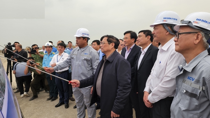 Thủ tướng: Phấn đấu hoàn thành dự án Cảng hàng không Điện Biên vào 19/11