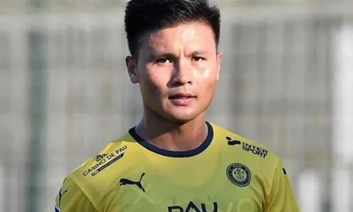 Đại diện Quang Hải hết kiên nhẫn, gặp lãnh đạo Pau FC