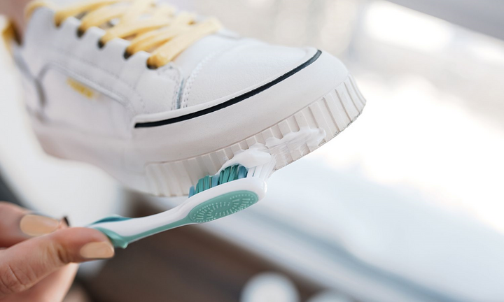 Mẹo làm sạch đồ đạc bằng kem đánh răng