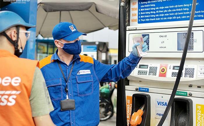 Giá xăng dầu hôm nay 12/4: Thế giới tăng nhẹ, trong nước vượt 24.000 đồng/lít