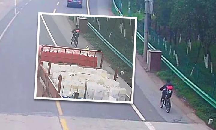 Cậu bé đạp xe 130km đến nhà bà sau khi cãi nhau với mẹ