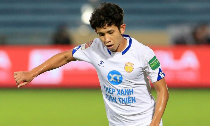 Nam Định đả bại SLNA, tạm lấy ngôi đầu của Hà Nội FC