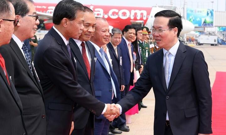 Chủ tịch nước kết thúc gần 20 hoạt động trong chuyến thăm chính thức CHDCND Lào