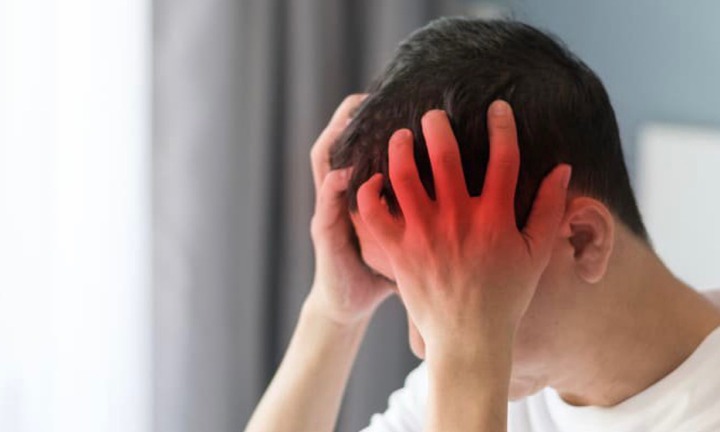 Sốt đau đầu là do đâu?