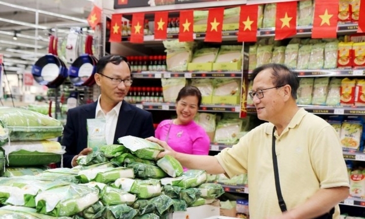 Giá gạo Việt Nam xuất khẩu cao nhất 10 năm