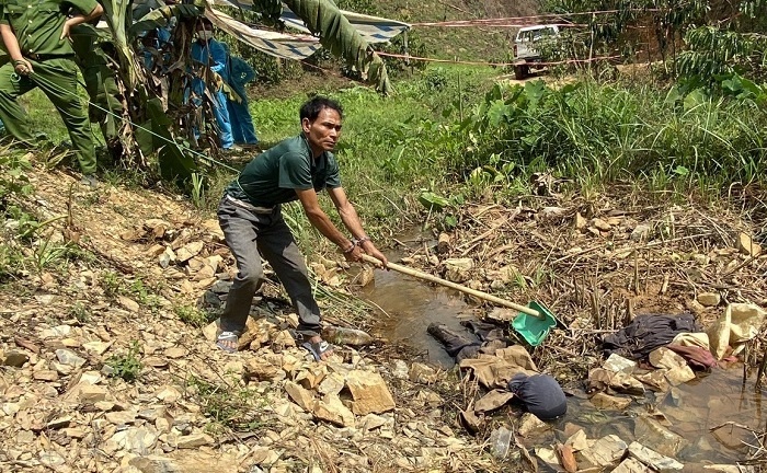 Giết con rể rồi ném xác xuống suối