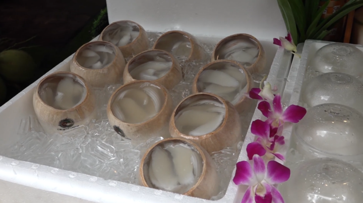 Cách làm thạch dừa thơm ngon của tiểu thương Thái Lan