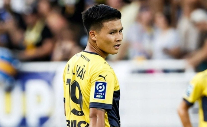 Quang Hải nằm trong nhóm lương thấp nhất Pau FC