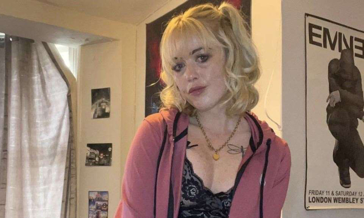 Giải cứu nữ người mẫu vào hang động để chụp ảnh gợi cảm