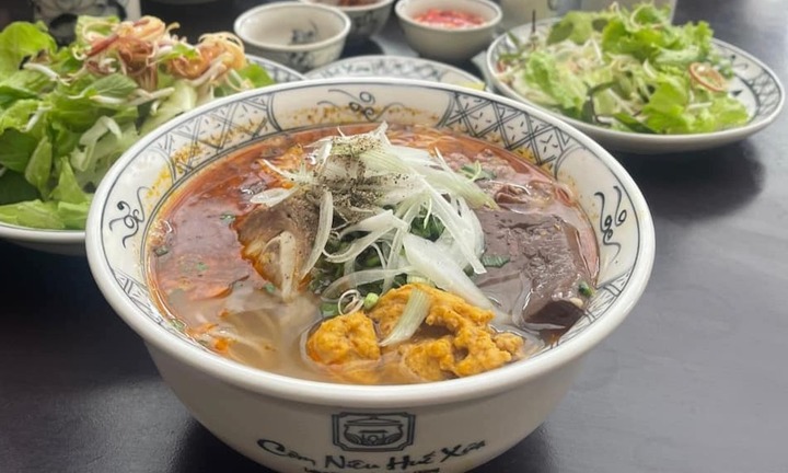 Làm sao để nấu được tô bún bò Huế đậm đà, chuẩn vị? 