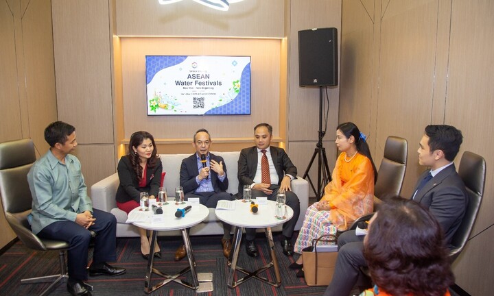 Lễ hội té nước - nét đẹp văn hóa của các quốc gia Đông Nam Á