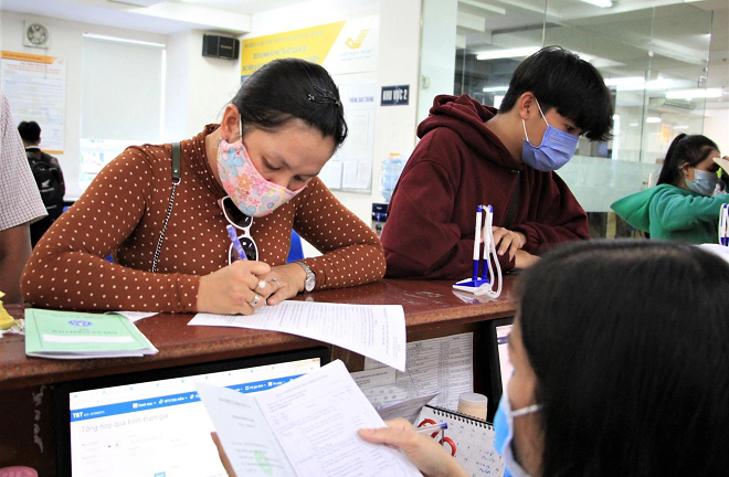 Rút BHXH một lần: Người lao động gặp khó khăn khi về già