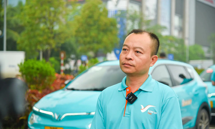 Tài xế Xanh SM tiết lộ: 'Nhận 25% cước, chạy xe VF 8 phải biết tiếng Anh'