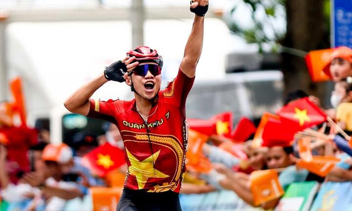 Chặng 13 Cúp Truyền hình 2023: Huỳnh Thanh Tùng xuất sắc giành chiến thắng chặng