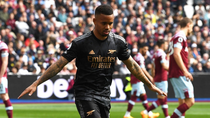 Trực tiếp bóng đá West Ham 2-2 Arsenal: Saka sút hỏng phạt đền