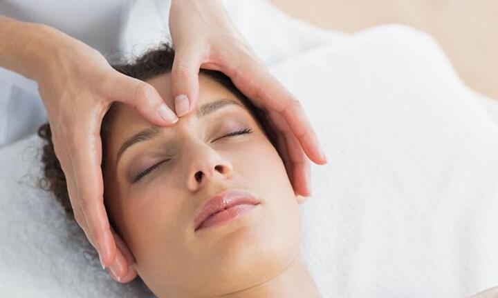 Chữa bệnh mất ngủ nhờ điểm bấm huyệt