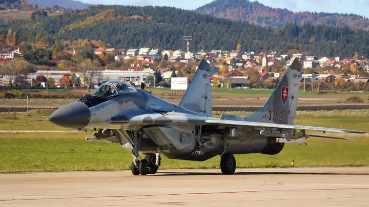Slovakia bàn giao toàn bộ phi đội 13 chiếc MiG-29 cho Ukraine