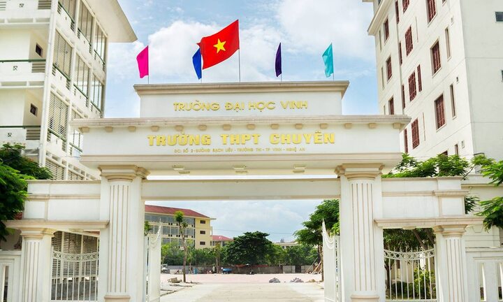 Nữ sinh lớp 10 trường THPT chuyên Đại học Vinh tự tử 