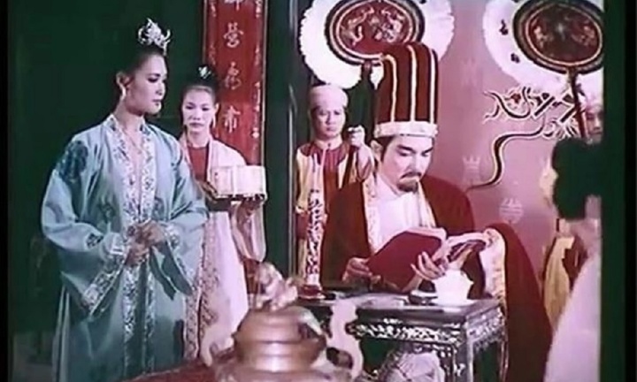 Từ cô gái hái chè, mỹ nhân Việt nào khiến cả một triều đại suy tàn?