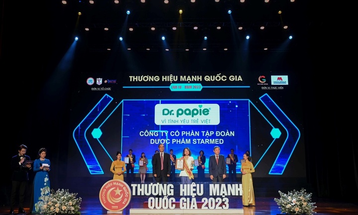 Dr.Papie nhận giải Top 10 Thương hiệu mạnh Quốc gia 2023