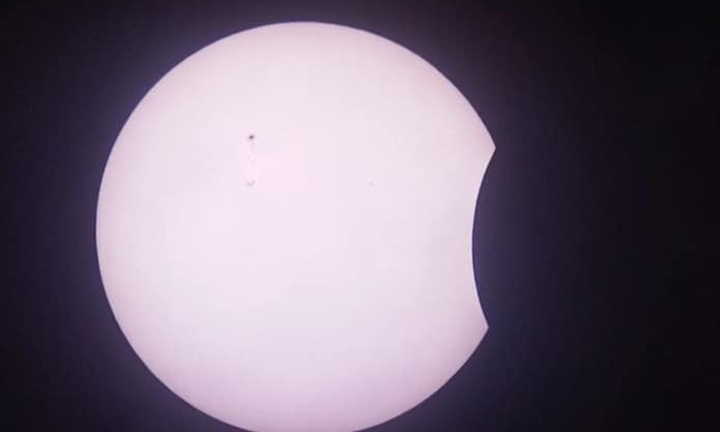 Nhật thực lai cực hiếm trưa 20/4 gây thất vọng cho người xem
