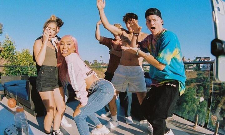 11 sao tuổi teen trên YouTube tố bị bóc lột, quấy rối tập thể