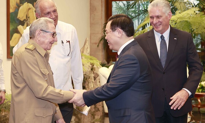 Chủ tịch Quốc hội: Việt Nam luôn ủng hộ sự nghiệp chính nghĩa của Cuba