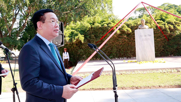 Công viên Hồ Chí Minh là công trình có ý nghĩa lịch sử tại Thủ đô Lahabana