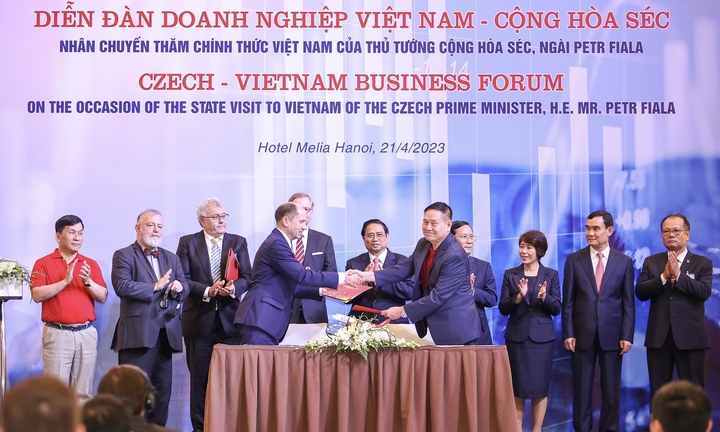 Vietjet ký thoả thuận hợp tác cùng trường bay F Air 