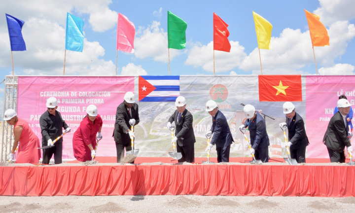 Chủ tịch Quốc hội cắt băng khánh thành, khởi công các nhà máy, KCN tại Cuba