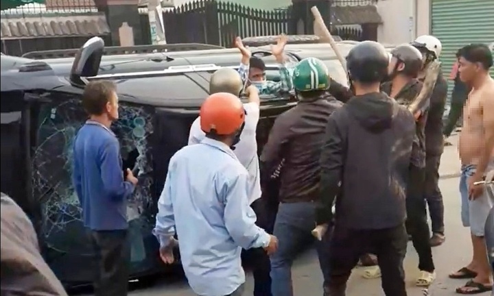 Xe tông thiếu tá CSGT và hai người dân: Thu 5kg chất nghi ma túy đá