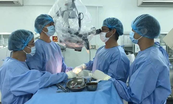 Nữ bệnh nhân 60 tuổi cao thêm 8cm sau phẫu thuật cột sống