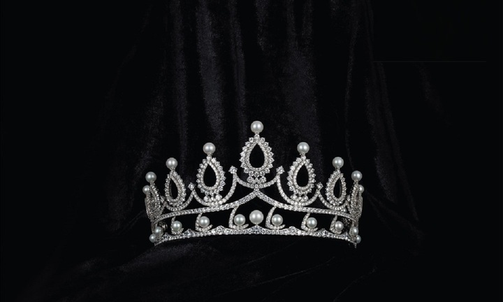 Ai là Á hậu đầu tiên của Việt Nam được phong NSƯT?