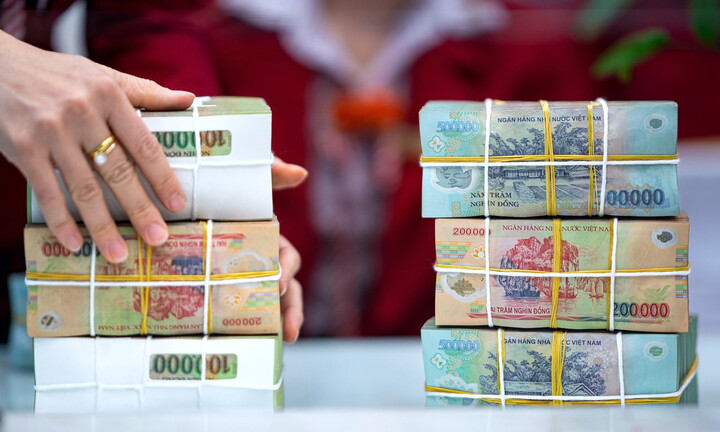 Lãi suất ngân hàng ngày 26/4: Lãi suất huy động tiếp tục giảm