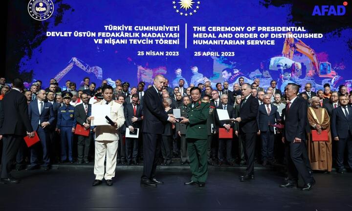 Thổ Nhĩ Kỳ trao tặng Huân chương cho lực lượng cứu nạn Việt Nam
