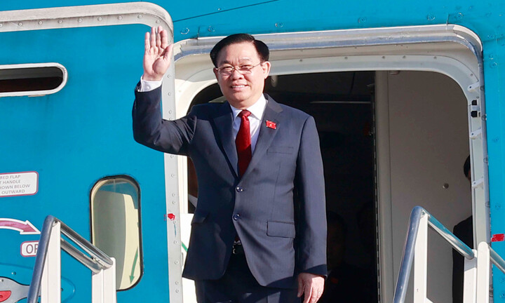 Chủ tịch Quốc hội Vương Đình Huệ bắt đầu thăm chính thức Cộng hòa Đông Uruguay