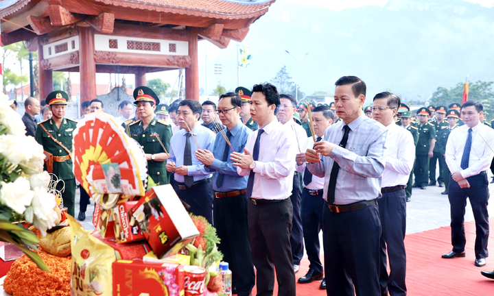 Lễ truy điệu và an táng hài cốt liệt sĩ