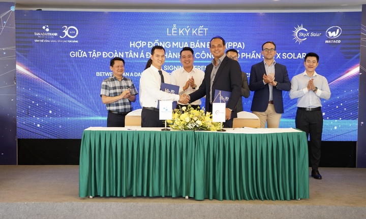 Tân Á Đại Thành hợp tác SkyX Solar phát triển hệ thống nhà máy năng lượng sạch