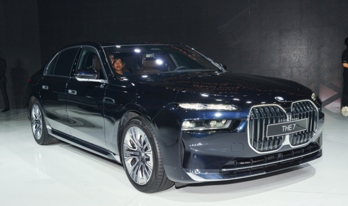 Chi tiết BMW 7-Series G70 giá từ 5,2 tỷ đồng tại Việt Nam