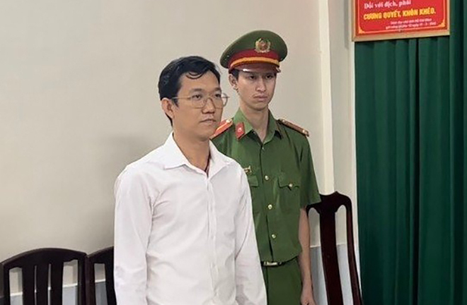 Căn cứ cáo buộc tiến sĩ Đặng Anh Quân đồng phạm với bà Phương Hằng