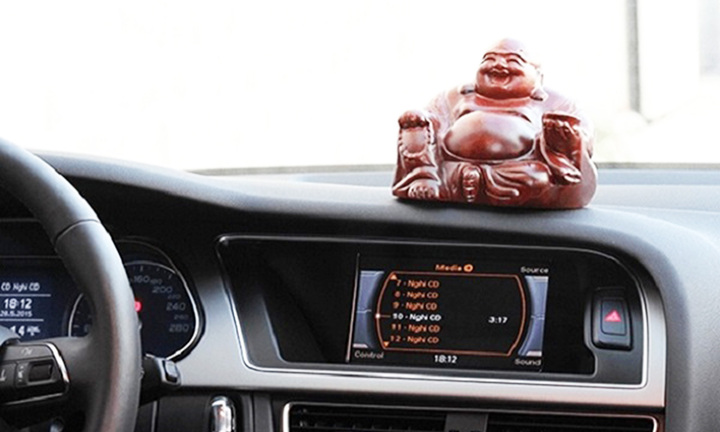 Có nên đặt tượng Phật trên ô tô?