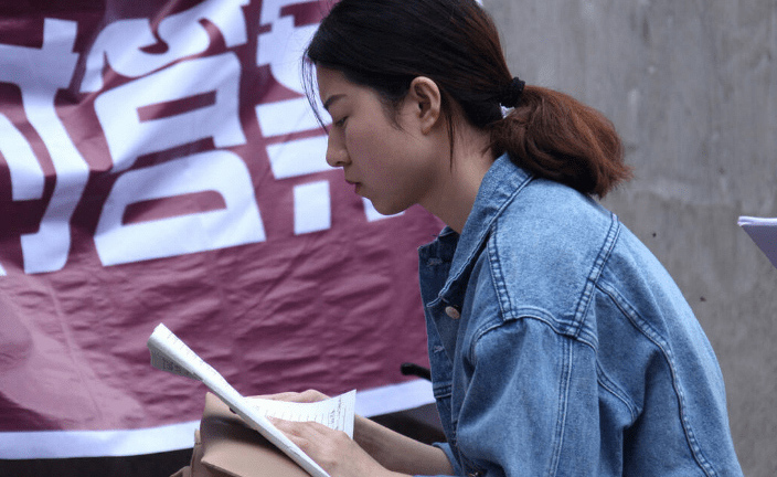 Tốt nghiệp ĐH 5 năm nhưng cô gái chỉ làm một việc này khiến phụ huynh tức điên