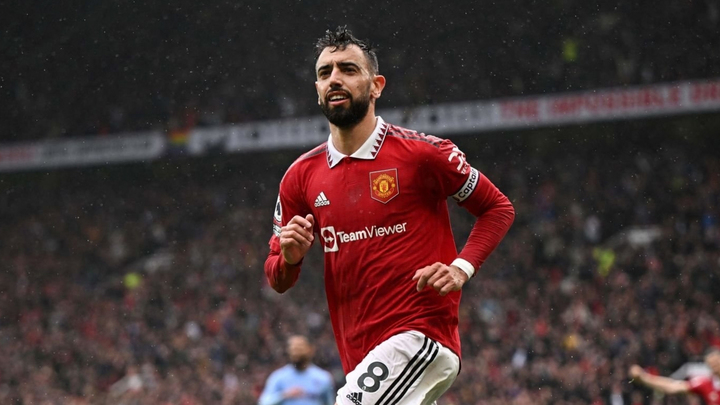 Kết quả Ngoại Hạng Anh: Man Utd thắng Aston Villa, Man City lên đầu bảng