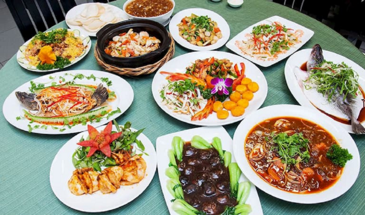 Sửng sốt với mâm cỗ chỉ với 600.000 đồng 