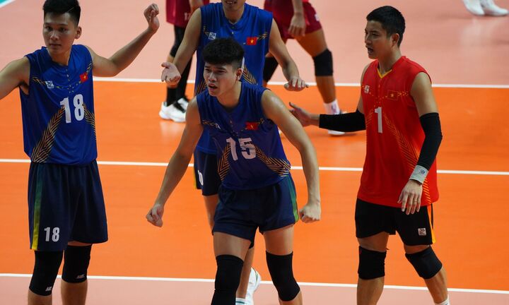 Đội tuyển bóng chuyền Việt Nam thua ngược Thái Lan