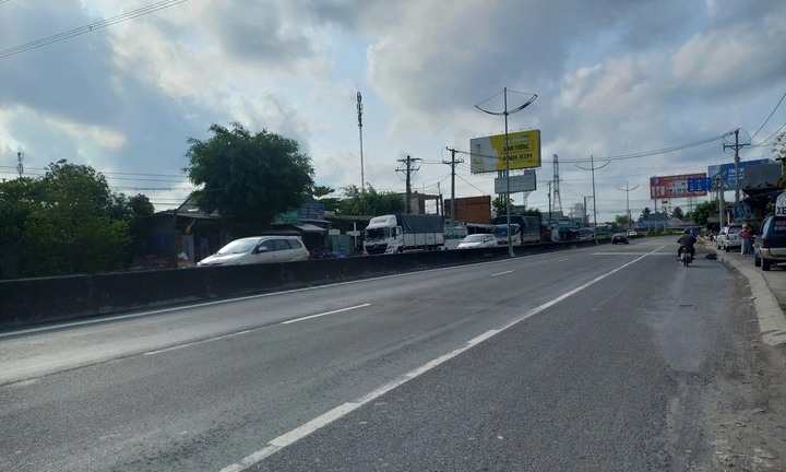 2 tài xế đánh nhau, người đàn ông đến can ngăn bị đâm tử vong