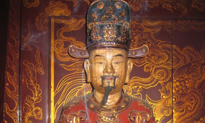 Vị vua nào chết vì mũi tên bắn, ít được lịch sử ghi lại, là con Đinh Tiên Hoàng?